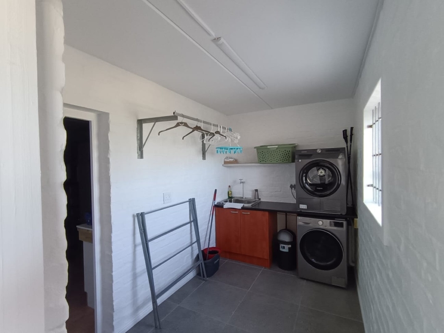 5 Bedroom Property for Sale in Kleinbaai Western Cape